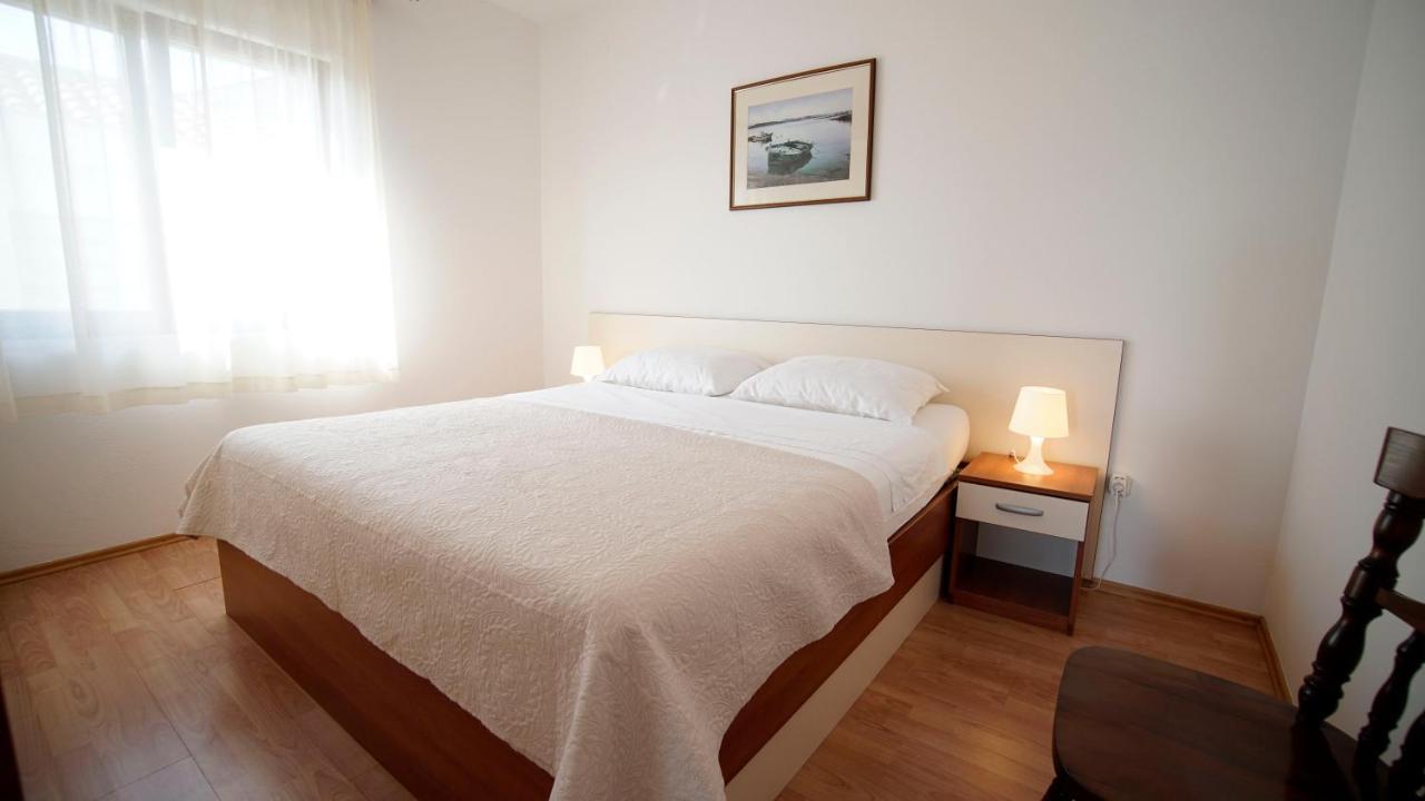 סבטי פטר Apartments Ivos מראה חיצוני תמונה
